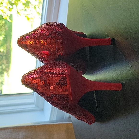 Stefani Collection Red Sequin Shoes Heels Pumps 7.5 - Picture 2 of 7
